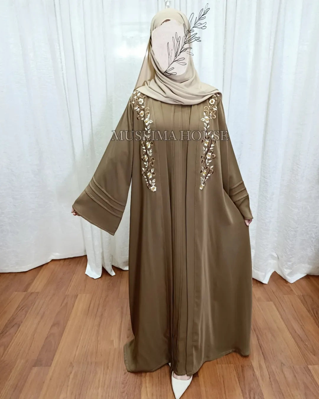 عباية كلوش بثوب crepe de soie